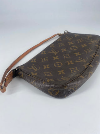 Louis Vuitton Pochette Accessoires Monogram Canvas