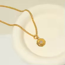 https://res.cloudinary.com/dyql5hig8/image/upload/v1743979055/config/images/layering_pendant_jeweled_mtwxbh.avif