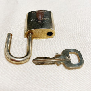 Louis Vuitton Cadenas Bag Charm Gold-plated