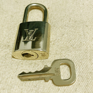 Louis Vuitton Cadenas Bag Charm Gold-plated