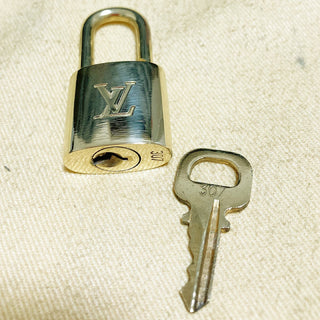 Louis Vuitton Cadenas Bag Charm Gold-plated