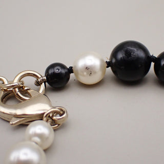 Chanel CC Logo Chain Pendant Necklace Imitation Pearl Imitation pearl with Gold-Plated and Beads