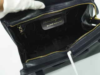 Salvatore Ferragamo Vara shoulder Bag Leather