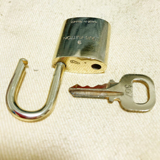 Louis Vuitton Cadenas Bag Charm Gold-plated