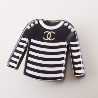 Chanel CC Logo Sweater Clothes Motif Pin Brooch Plastic