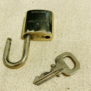 Louis Vuitton Cadenas Bag Charm Gold-plated
