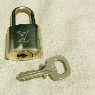 Louis Vuitton Cadenas Bag Charm Gold-plated