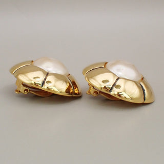 Chanel Vintage CC Flower Clip-On Earrings imitation pearls in gold plated