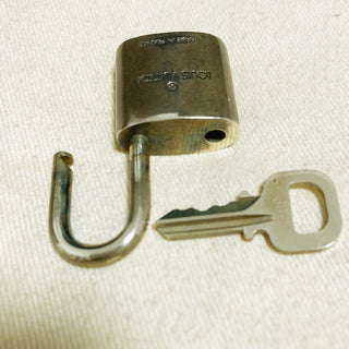 Louis Vuitton Cadenas Bag Charm Gold-plated