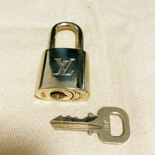 Louis Vuitton Cadenas Bag Charm Gold-plated