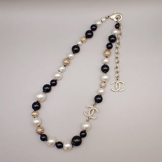 Chanel CC Logo Chain Pendant Necklace Imitation Pearl Imitation pearl with Gold-Plated and Beads