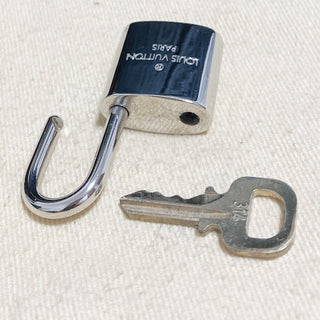 Louis Vuitton Cadenas Bag Charm Gold-plated