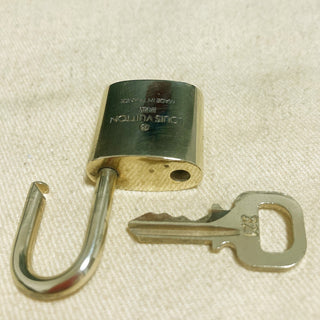 Louis Vuitton Cadenas Bag Charm Gold-plated