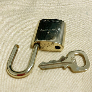 Louis Vuitton Cadenas Bag Charm Gold-plated