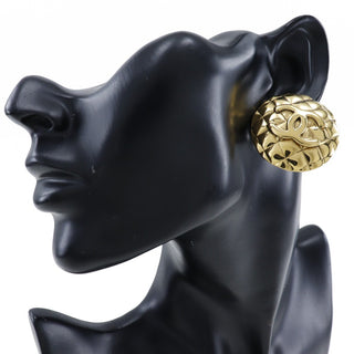 Chanel Vintage CC Quilted Round Button Clip-On Earrings Metal