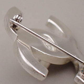 Chanel Vintage CC Turnlock Brooch Metal