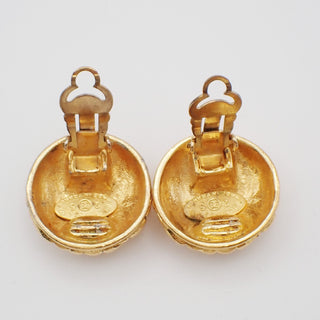 Chanel Vintage CC Quilted Round Button Clip-On Earrings Metal