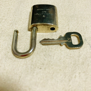 Louis Vuitton Cadenas Bag Charm Gold-plated