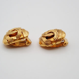 Chanel Vintage CC Button ovales Clip-On Earrings Gold-plated