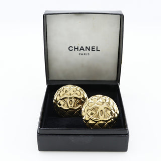 Chanel Vintage CC Quilted Round Button Clip-On Earrings Metal