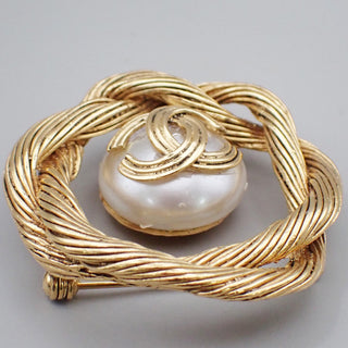 Chanel Vintage CC Logo Imitation Pearl Brooch Gold-Plated