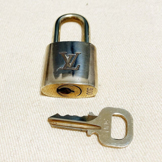 Louis Vuitton Cadenas Bag Charm Gold-plated