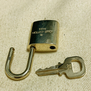 Louis Vuitton Cadenas Bag Charm Gold-plated