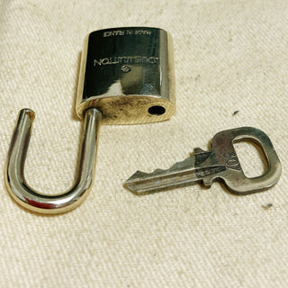 Louis Vuitton Cadenas Bag Charm Gold-plated