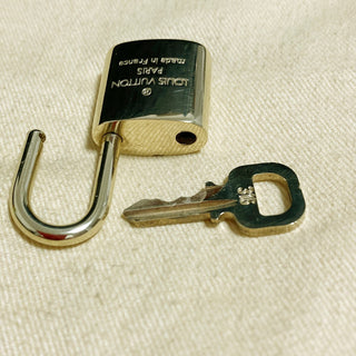 Louis Vuitton Cadenas Bag Charm Gold-plated