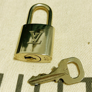 Louis Vuitton Cadenas Bag Charm Gold-plated