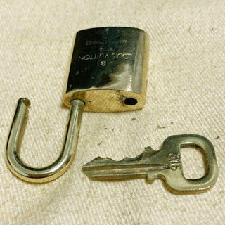Louis Vuitton Cadenas Bag Charm Gold-plated