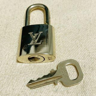 Louis Vuitton Cadenas Bag Charm Gold-plated