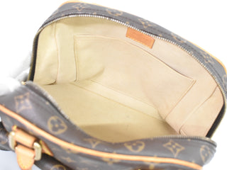 Louis Vuitton Manhattan Handbag Monogram Canvas