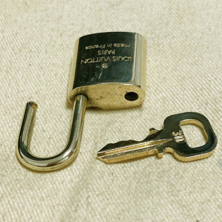 Louis Vuitton Cadenas Bag Charm Gold-plated
