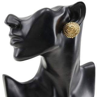 Chanel Vintage Round CC Clip-On Earring Metal