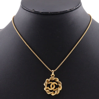 Chanel Vintage CC Round Pendant Choker Necklace Metal