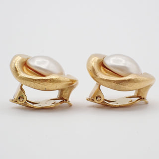 Chanel Vintage Round Clip-On Earrings Metal with Faux Pearl