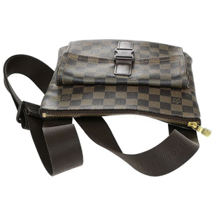 Louis Vuitton Pochette Melville Damier