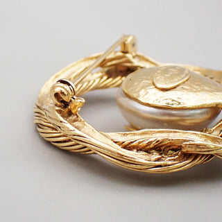 Chanel Vintage CC Logo Imitation Pearl Brooch Gold-Plated