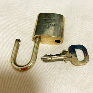Louis Vuitton Cadenas Bag Charm Gold-plated
