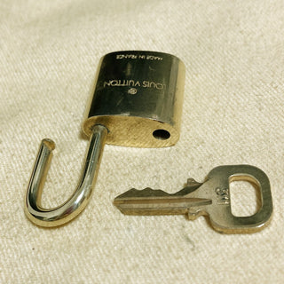 Louis Vuitton Cadenas Bag Charm Gold-plated