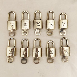 Louis Vuitton Porte Cles Cadena Bag Charm and Key Holder Metal and Enamel