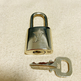 Louis Vuitton Cadenas Bag Charm Gold-plated