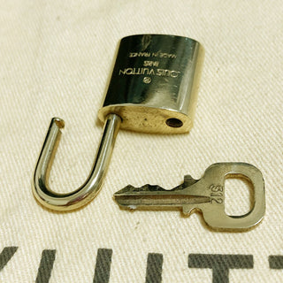 Louis Vuitton Cadenas Bag Charm Gold-plated