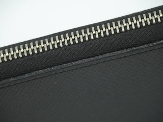 Louis Vuitton Zippy Organizer Taiga Leather
