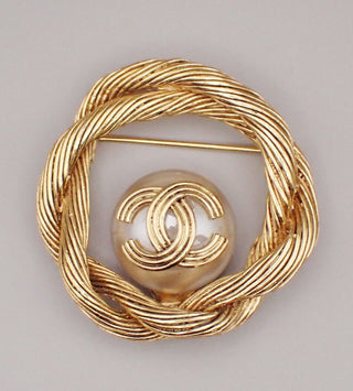 Chanel Vintage CC Logo Imitation Pearl Brooch Gold-Plated
