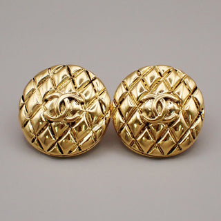 Chanel Vintage CC Quilted Round Button Clip-On Earrings Metal