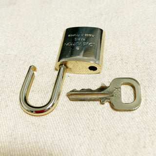 Louis Vuitton Cadenas Bag Charm Gold-plated