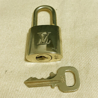 Louis Vuitton Cadenas Bag Charm Gold-plated