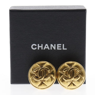 Chanel Vintage CC Quilted Round Button Clip-On Earrings Metal